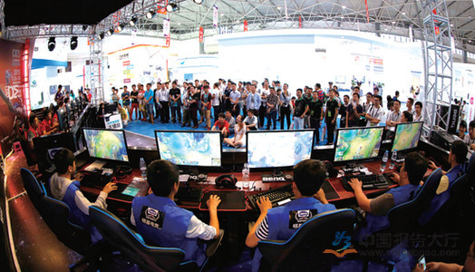 足球比赛中 足球比赛中